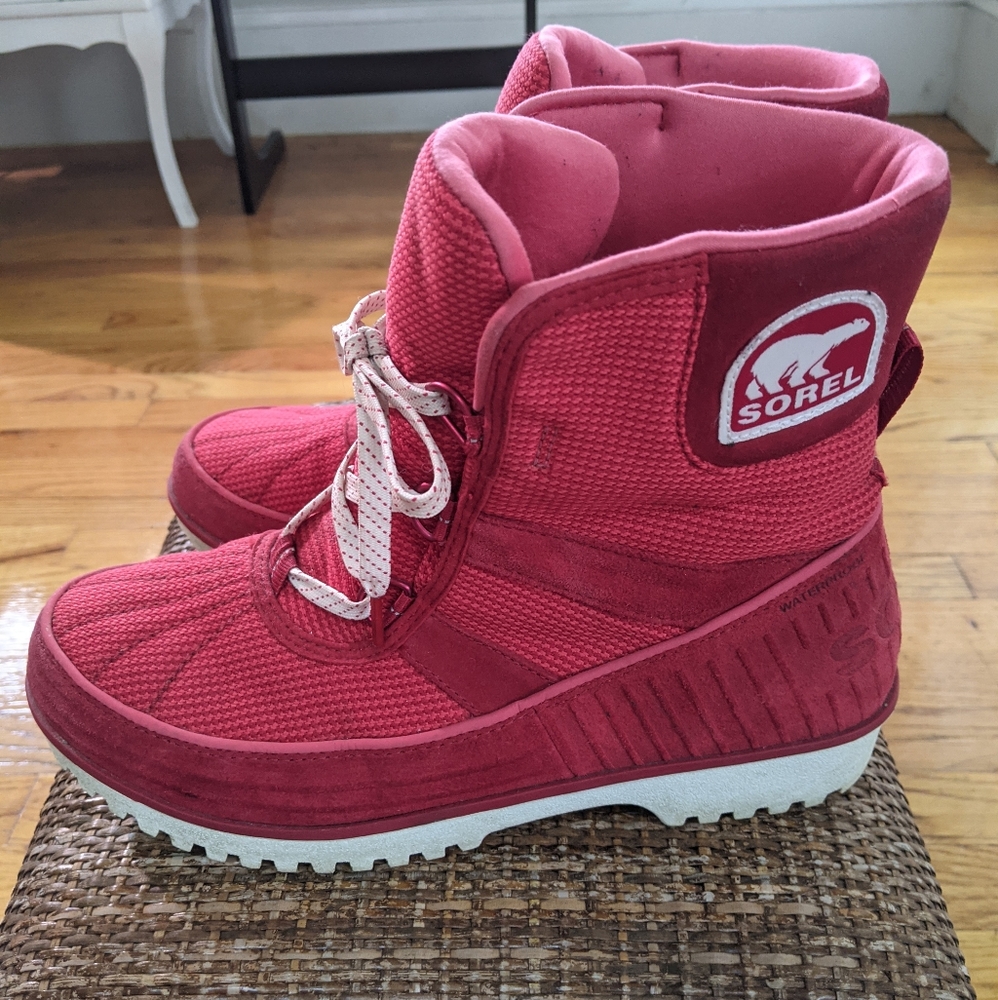 Sorel Tivoli II Go Sneaker Boot in Red 9.5